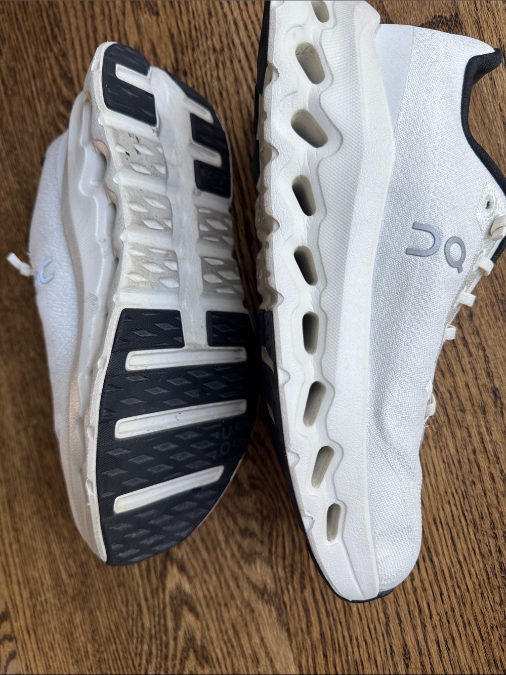 On Cloudtilt Running White and Black Sneakers - worn once - Picture 8 of 10